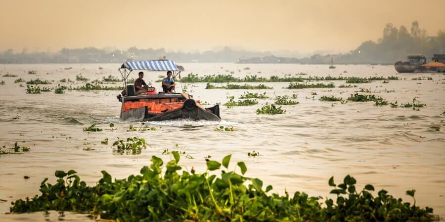 bateau moteur mékong.