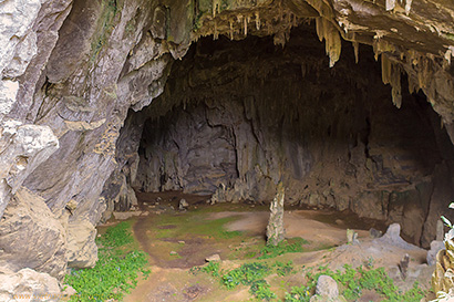 grotte vue extérieure.