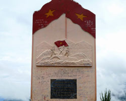 Vietnam monument dien bien phu.