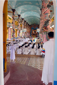 Vietnam ceremonie cao dai.